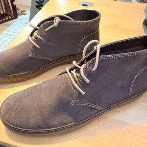 Johnston & Murphy Two-Tone Chukka Boots